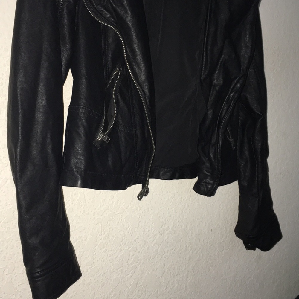 leather jacket - Picture 3 of 4